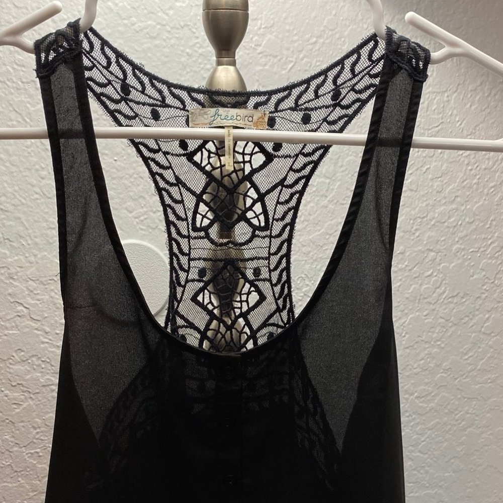 Black half button tank